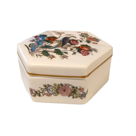 Wedgwood 1971 Trinket Box Kutani Crane Floral Hexagon Lidded 3 Inches Bone China - Picture 2 of 5